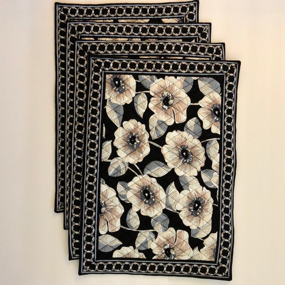 Vera Bradley 4 placemats Black Gray white Floral